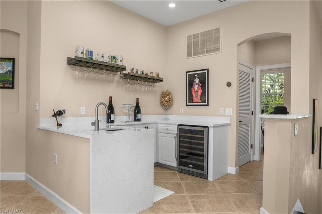 9261 Indigo Isle CT # 202, ESTERO FL 34135-1