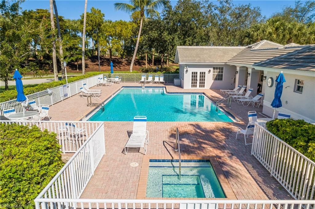 9261 Indigo Isle CT # 202, ESTERO FL 34135-46