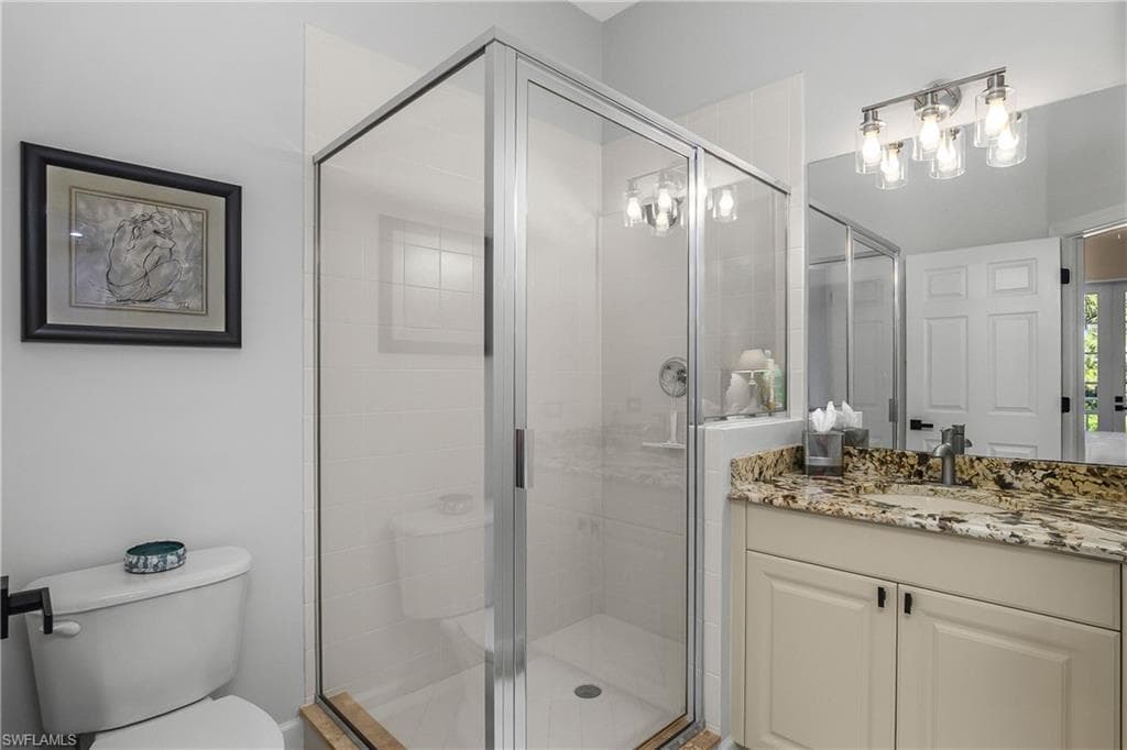 9261 Indigo Isle CT # 202, ESTERO FL 34135-36