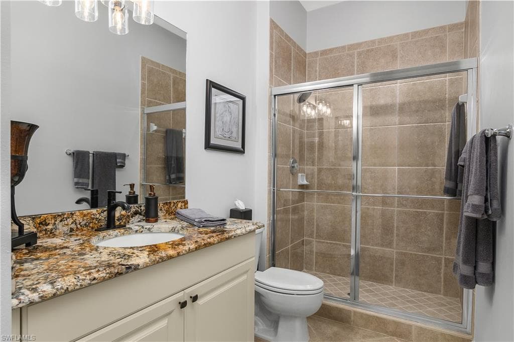 9261 Indigo Isle CT # 202, ESTERO FL 34135-39