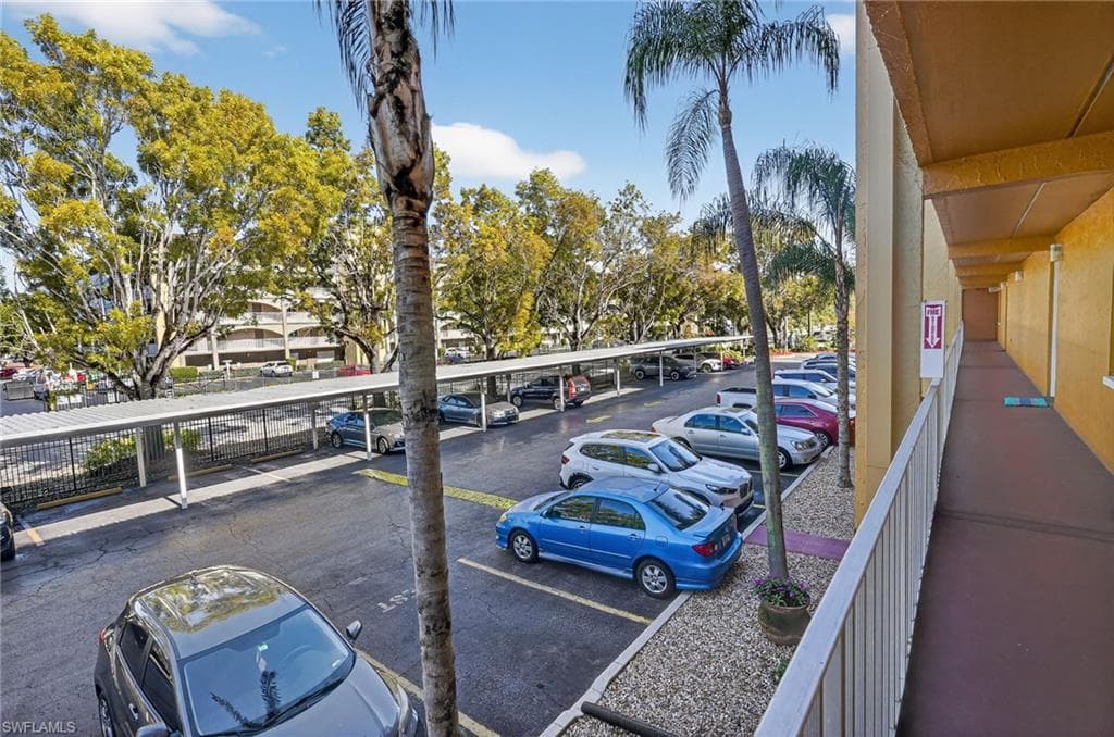 2366 E Mall DR # 215, FORT MYERS FL 33901-21