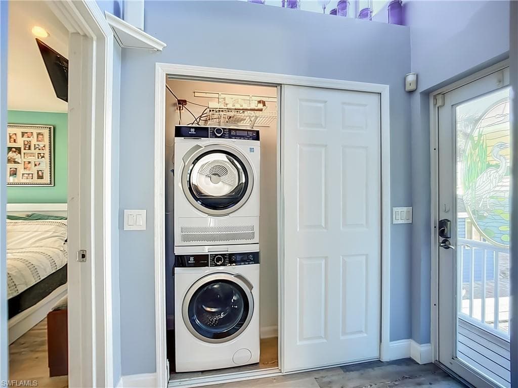 447 Palermo CIR, FORT MYERS BEACH FL 33931-31