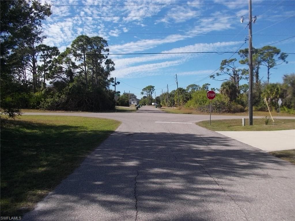 147 Yellow Pine DR, ROTONDA WEST FL 33947-8
