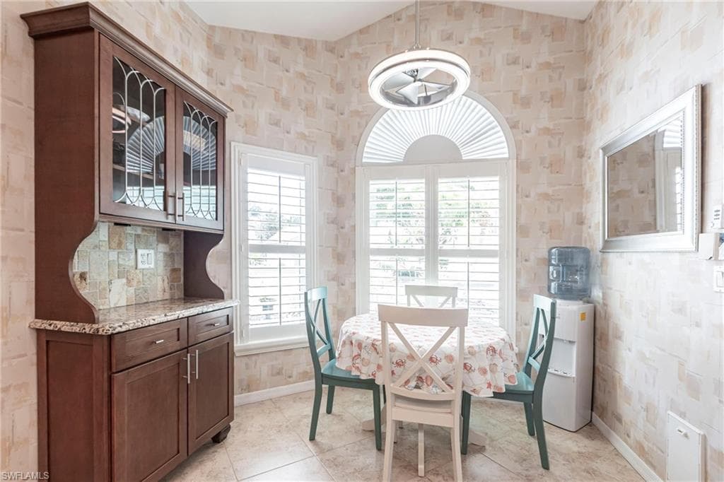 7762 Cameron CIR, FORT MYERS FL 33912-15