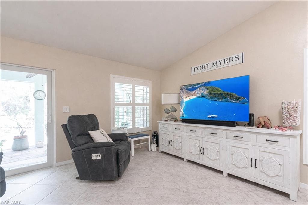 7762 Cameron CIR, FORT MYERS FL 33912-9