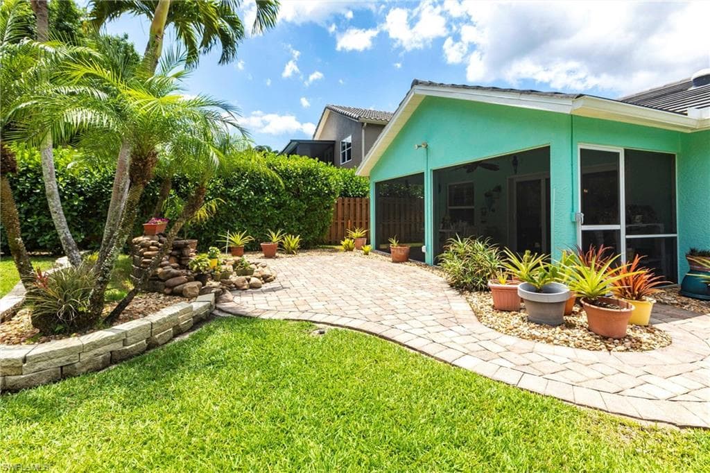 7762 Cameron CIR, FORT MYERS FL 33912-32