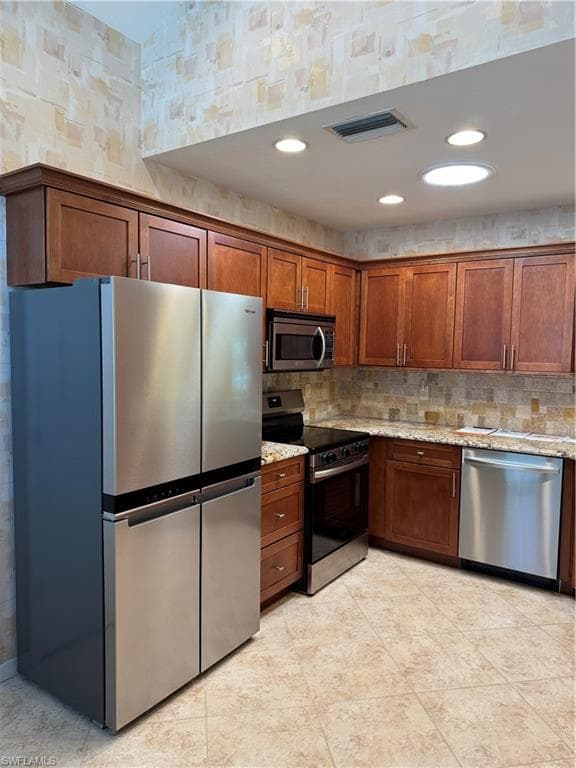 7762 Cameron CIR, FORT MYERS FL 33912-14