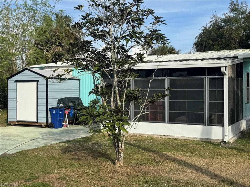 234 Lamplighter LN, NORTH FORT MYERS FL 33917-1