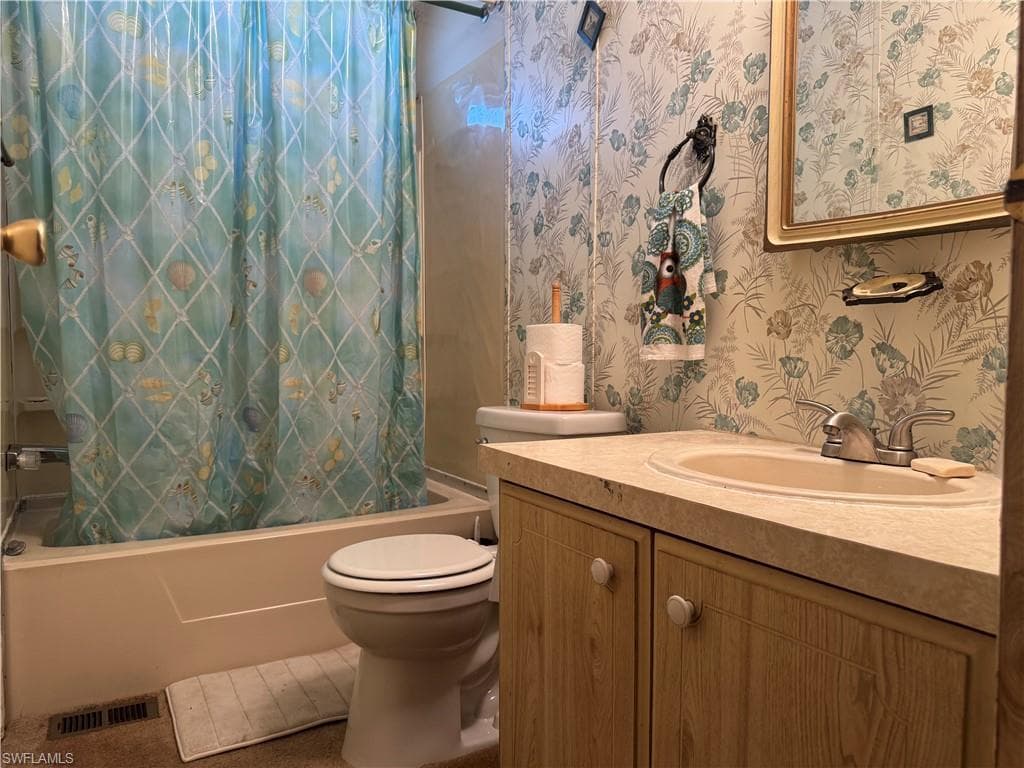 234 Lamplighter LN, NORTH FORT MYERS FL 33917-15