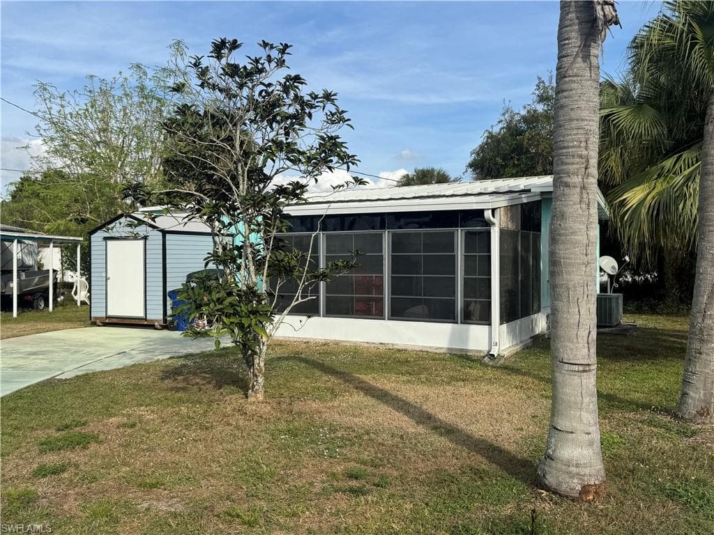 234 Lamplighter LN, NORTH FORT MYERS FL 33917-2