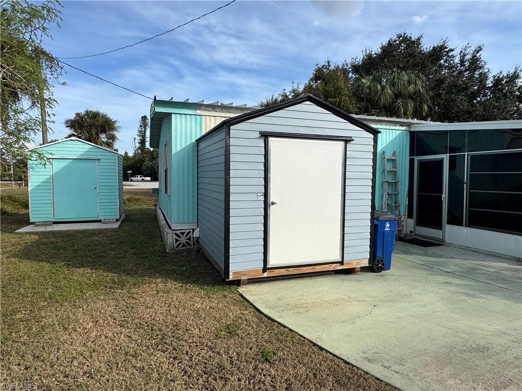 234 Lamplighter LN, NORTH FORT MYERS FL 33917-4