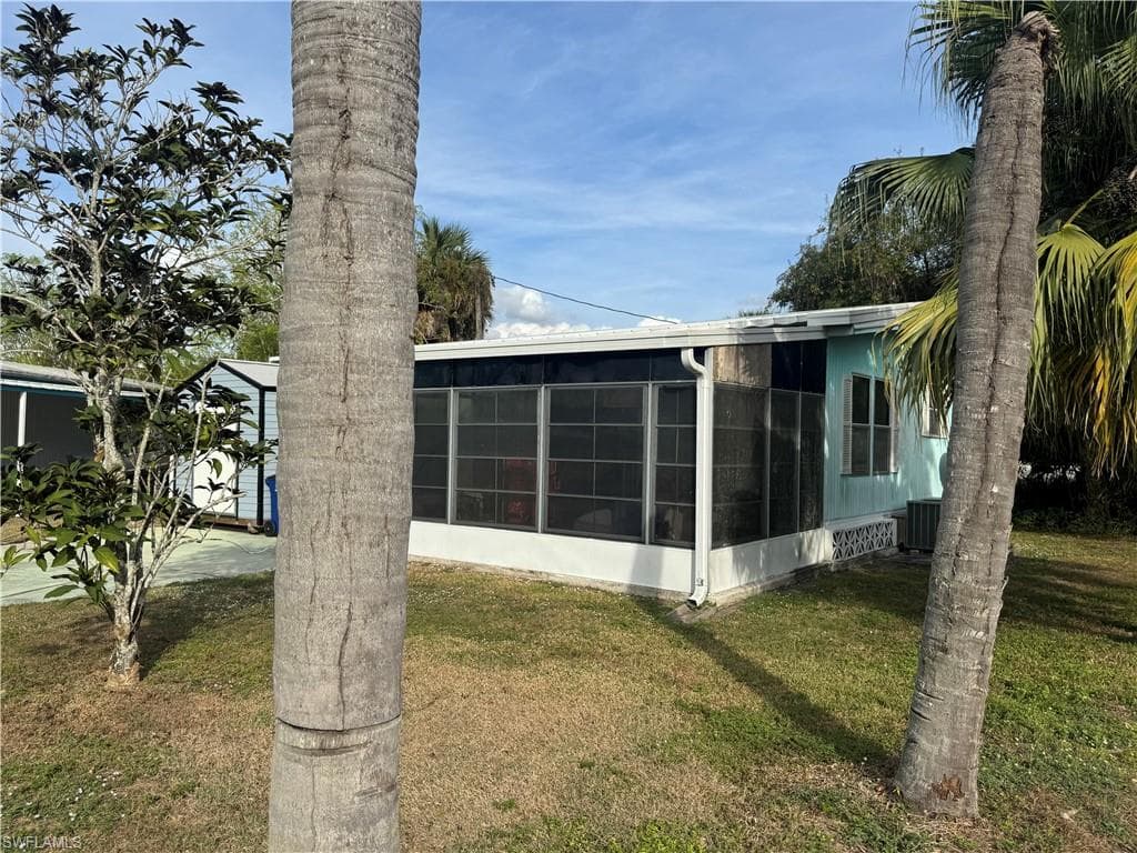 234 Lamplighter LN, NORTH FORT MYERS FL 33917-8