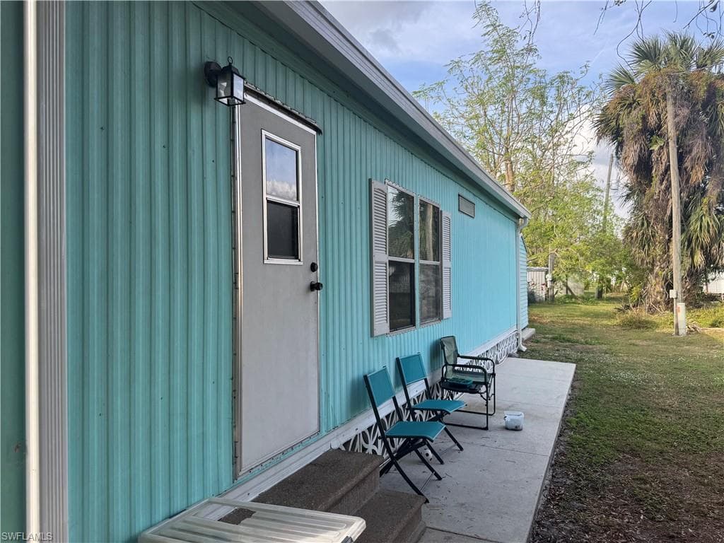 234 Lamplighter LN, NORTH FORT MYERS FL 33917-7