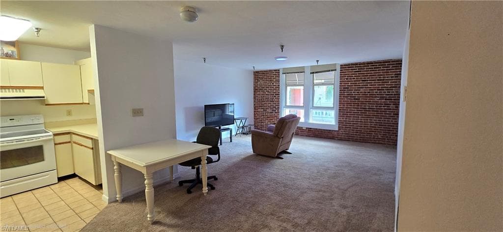 2271 1st ST # 36, FORT MYERS FL 33901-1