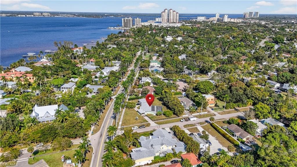 2741 McGregor BLVD, FORT MYERS FL 33901-1