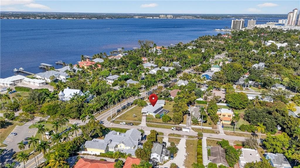 2741 McGregor BLVD, FORT MYERS FL 33901-42