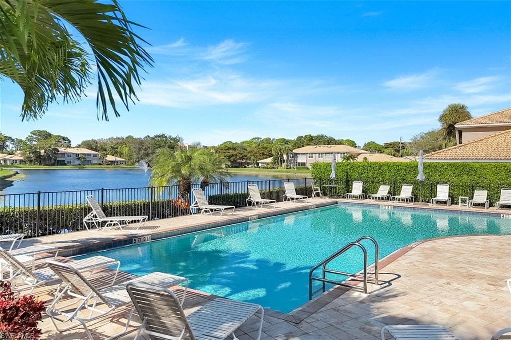 351 Emerald Bay CIR # R5, NAPLES FL 34110-21