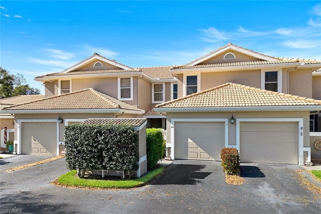 351 Emerald Bay CIR # R5, NAPLES FL 34110-2