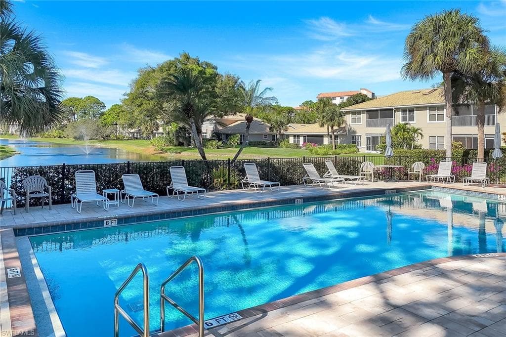 351 Emerald Bay CIR # R5, NAPLES FL 34110-20