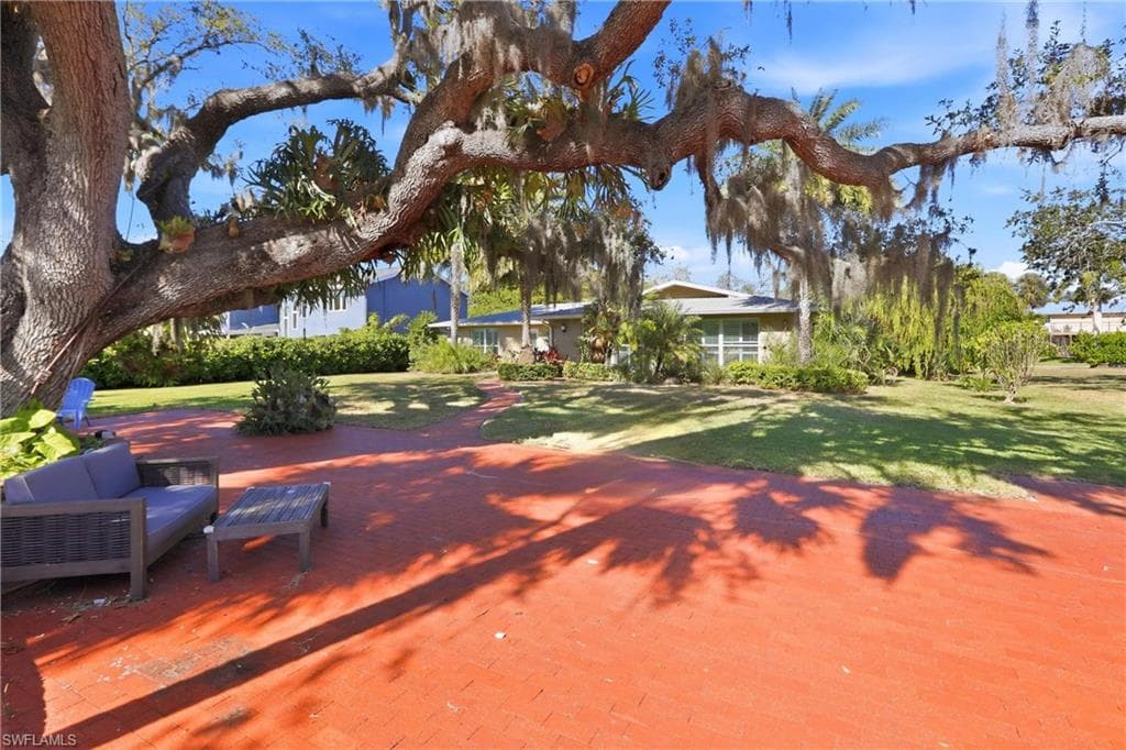 74 Aqua LN, NORTH FORT MYERS FL 33903-46