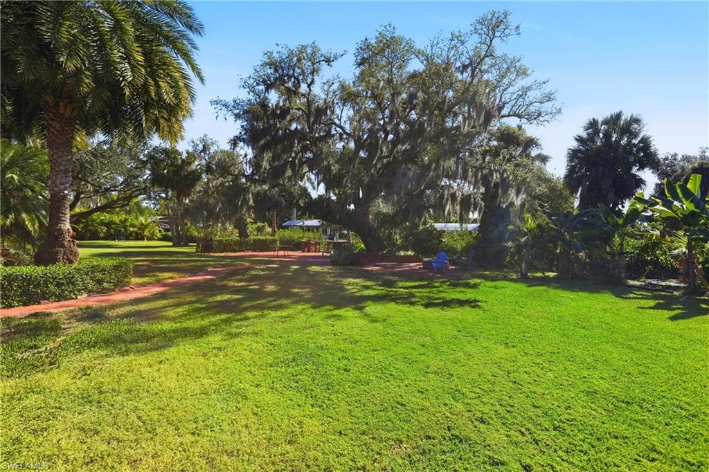 74 Aqua LN, NORTH FORT MYERS FL 33903-42