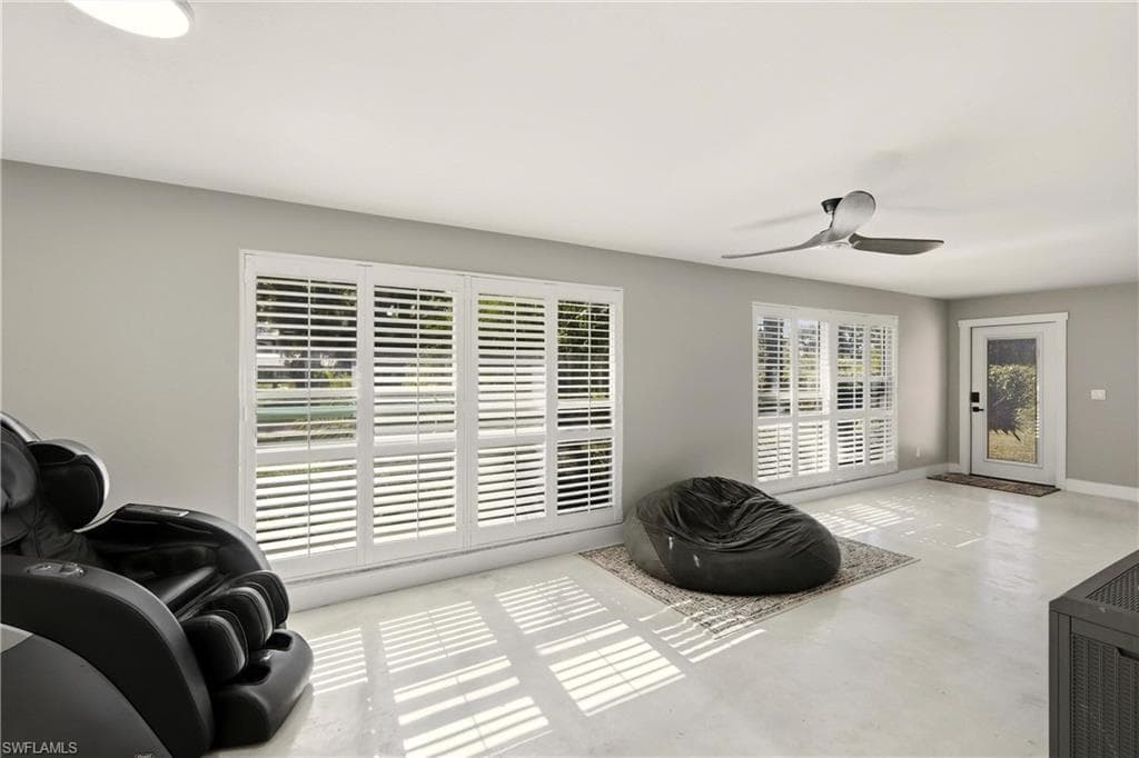 74 Aqua LN, NORTH FORT MYERS FL 33903-11