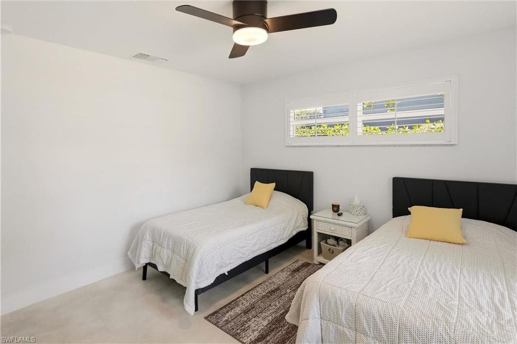 74 Aqua LN, NORTH FORT MYERS FL 33903-27