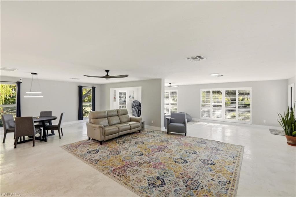 74 Aqua LN, NORTH FORT MYERS FL 33903-8