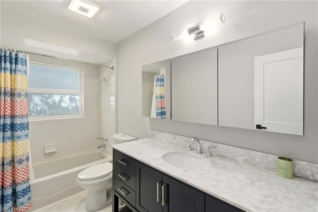 74 Aqua LN, NORTH FORT MYERS FL 33903-29