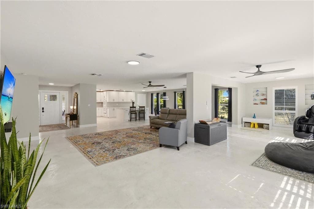 74 Aqua LN, NORTH FORT MYERS FL 33903-9