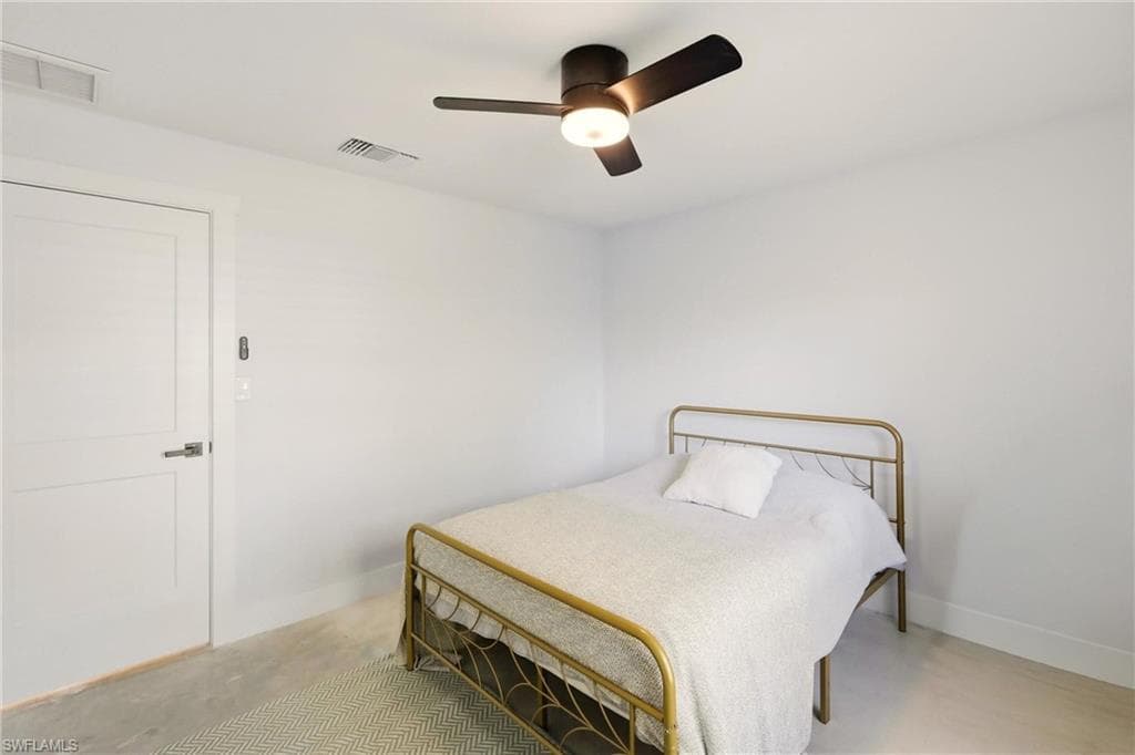 74 Aqua LN, NORTH FORT MYERS FL 33903-32
