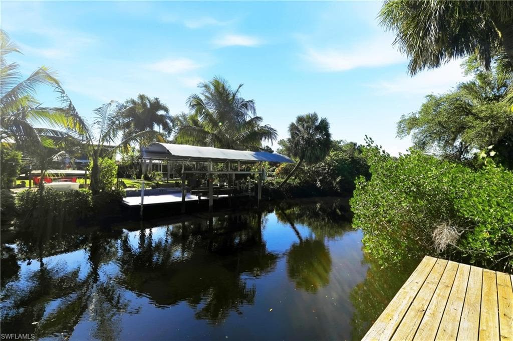 74 Aqua LN, NORTH FORT MYERS FL 33903-44
