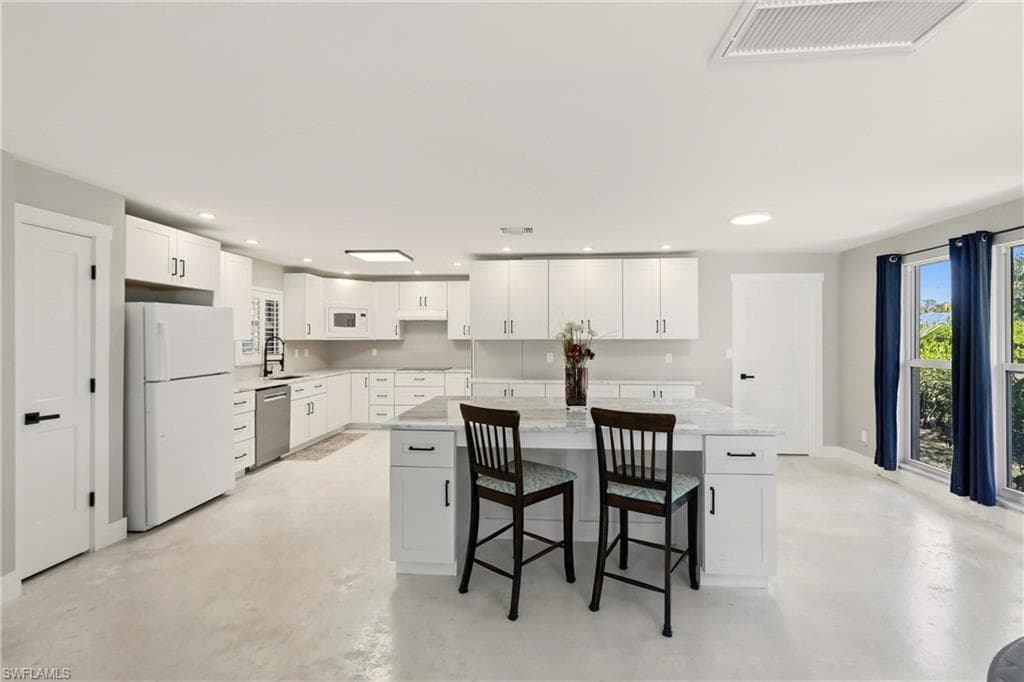 74 Aqua LN, NORTH FORT MYERS FL 33903-18