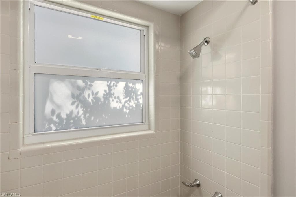 74 Aqua LN, NORTH FORT MYERS FL 33903-30