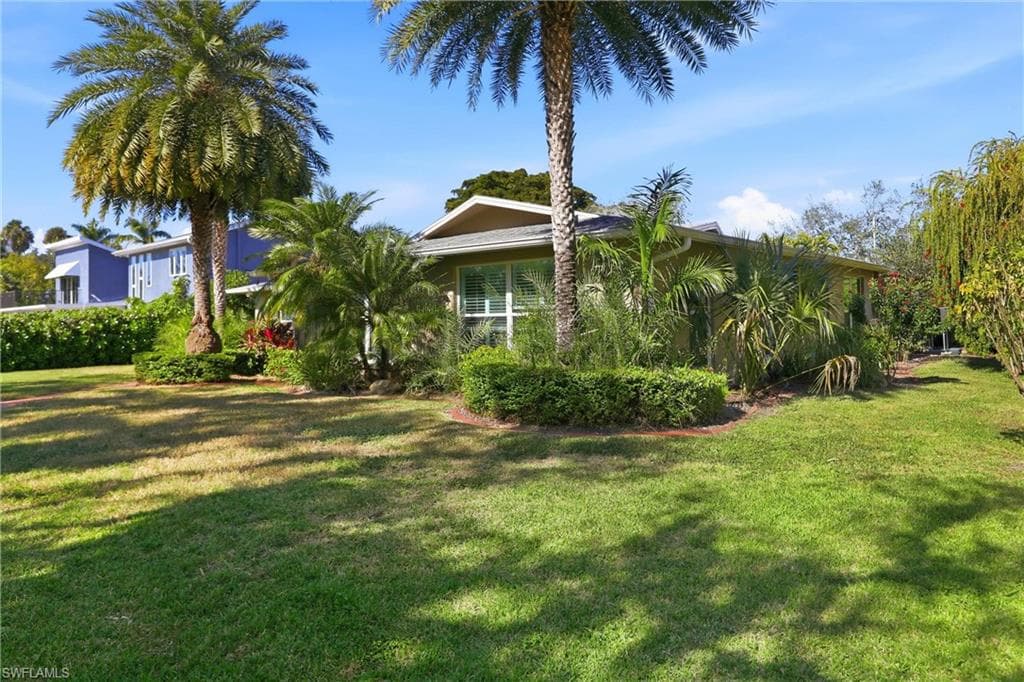 74 Aqua LN, NORTH FORT MYERS FL 33903-38