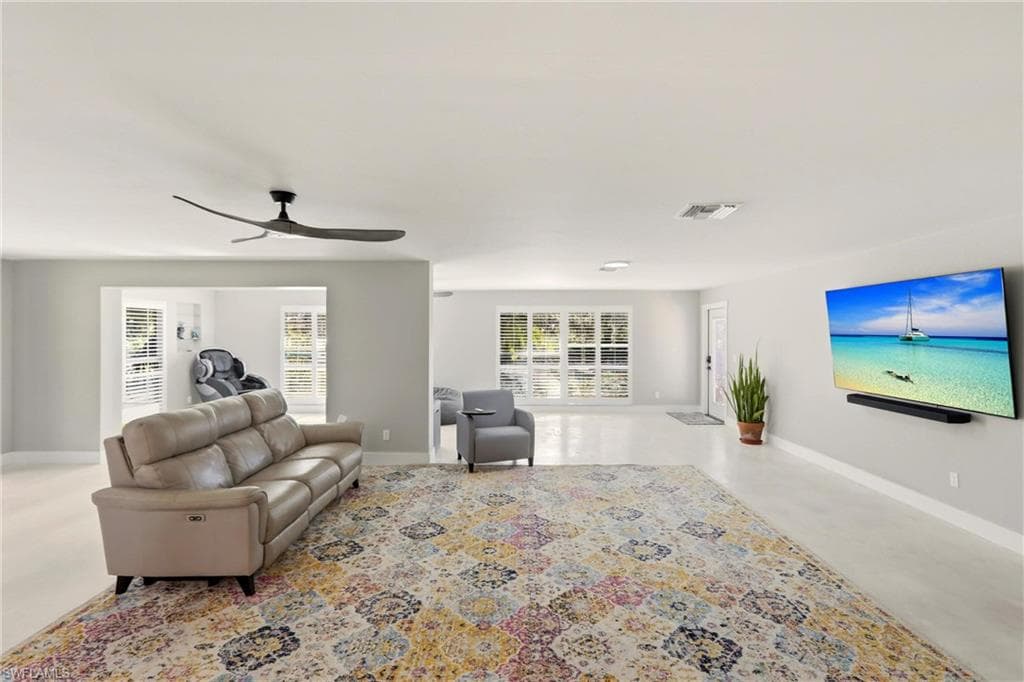 74 Aqua LN, NORTH FORT MYERS FL 33903-7