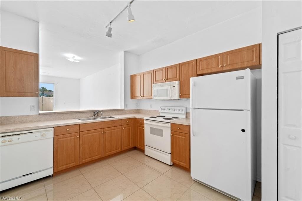 3637 Pine Oak CIR # 105, FORT MYERS FL 33916-10