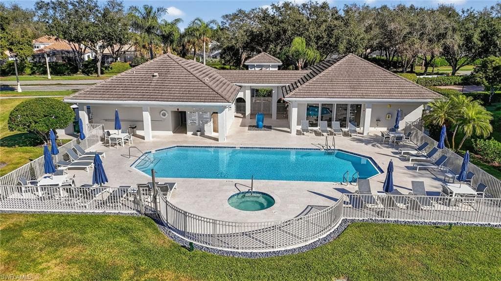 1867 Seville BLVD # 422, NAPLES FL 34109-31