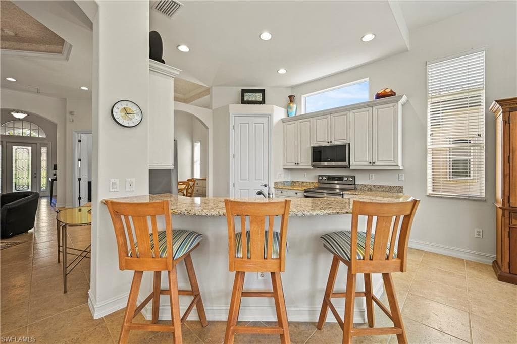 12592 Grandezza CIR, ESTERO FL 33928-5