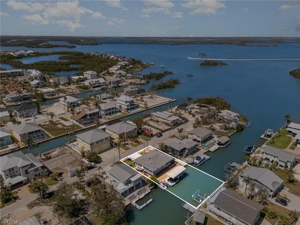 240 Driftwood LN, FORT MYERS BEACH FL 33931-1