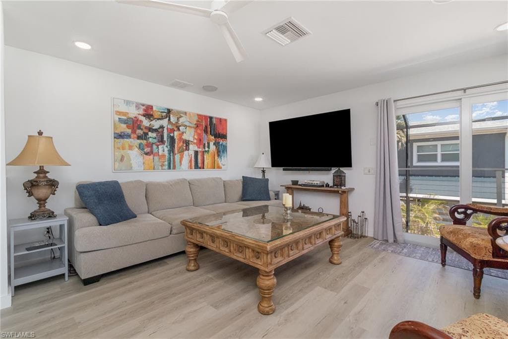 240 Driftwood LN, FORT MYERS BEACH FL 33931-8