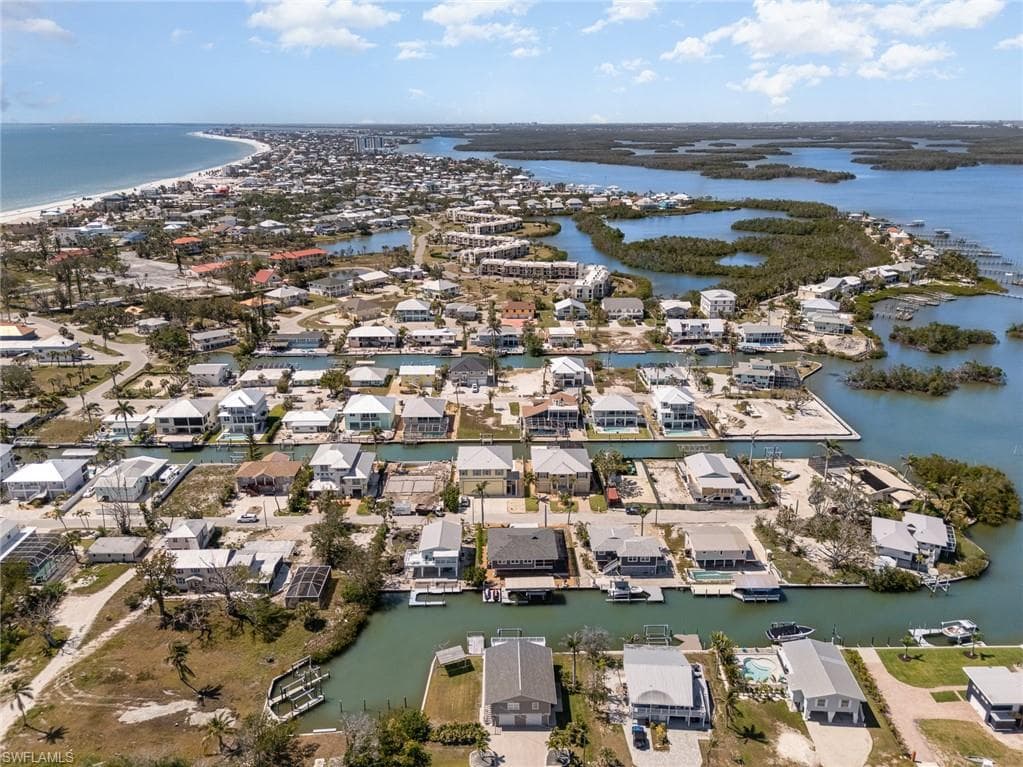 240 Driftwood LN, FORT MYERS BEACH FL 33931-32