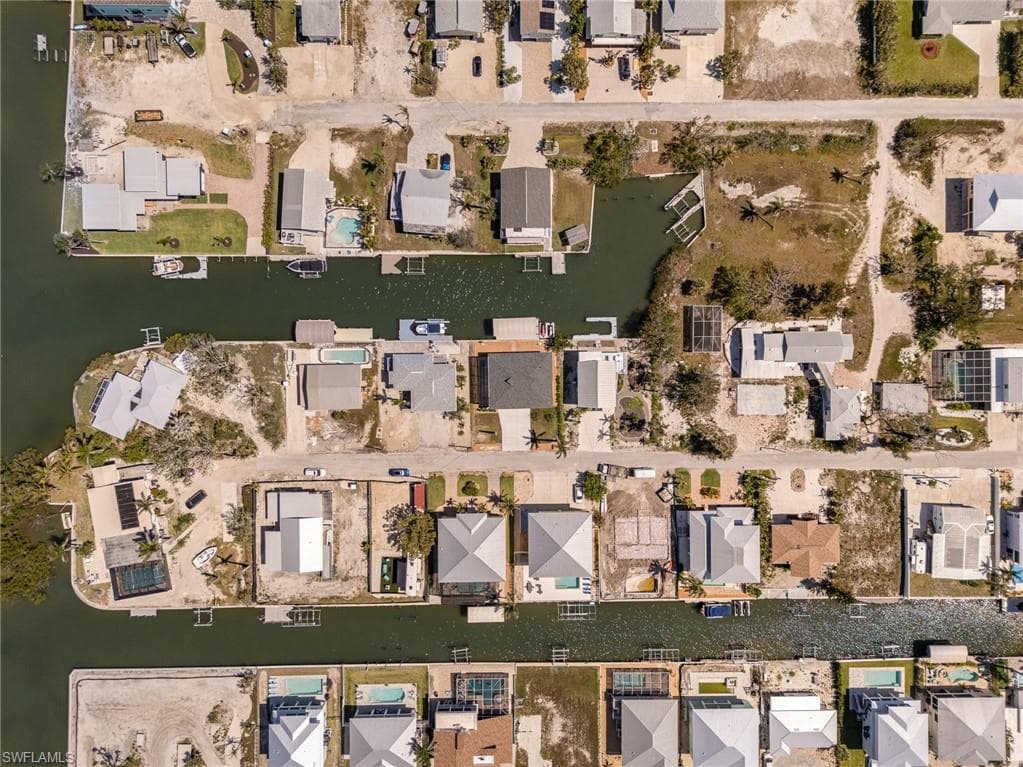 240 Driftwood LN, FORT MYERS BEACH FL 33931-34