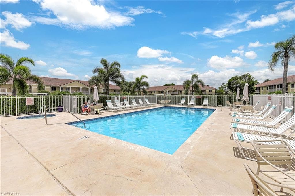 192 Furse Lakes CIR # H11, NAPLES FL 34104-25