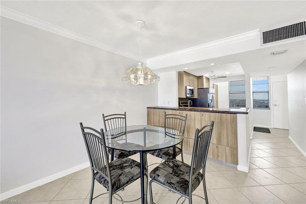 320 Seaview CT # 804, MARCO ISLAND FL 34145-22