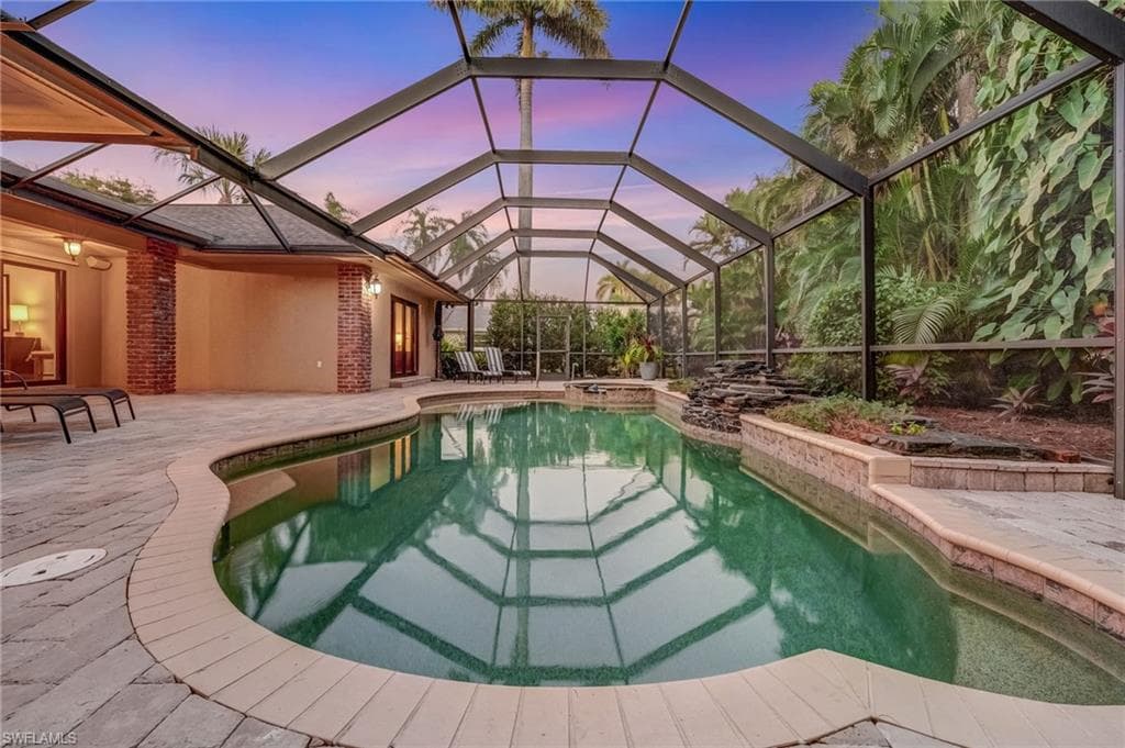 5657 Shaddelee LN W, FORT MYERS FL 33919-1