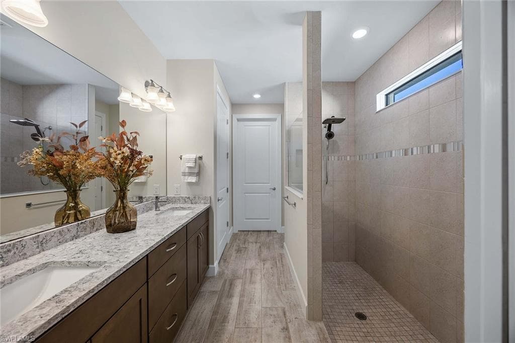 6767 Pennyroyal DR, NAPLES FL 34114-21