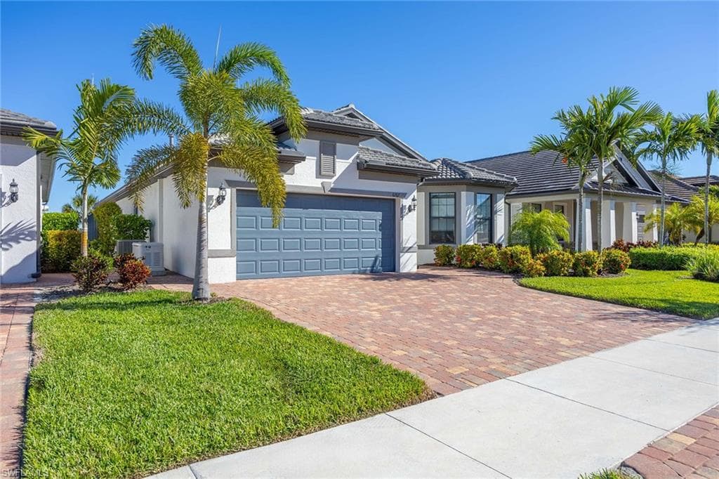 6767 Pennyroyal DR, NAPLES FL 34114-3