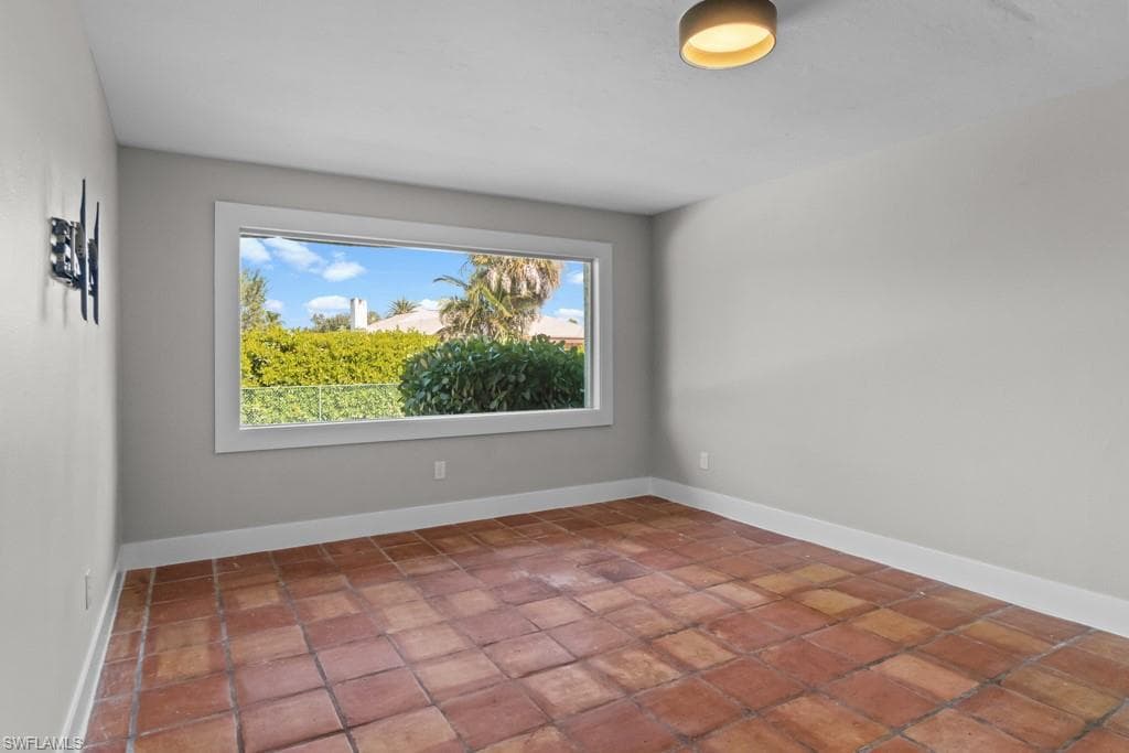 1384 Burgundy DR, FORT MYERS FL 33919-9