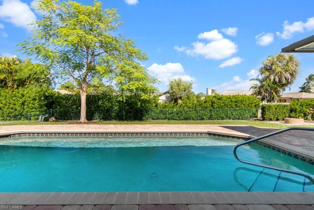 1384 Burgundy DR, FORT MYERS FL 33919-36